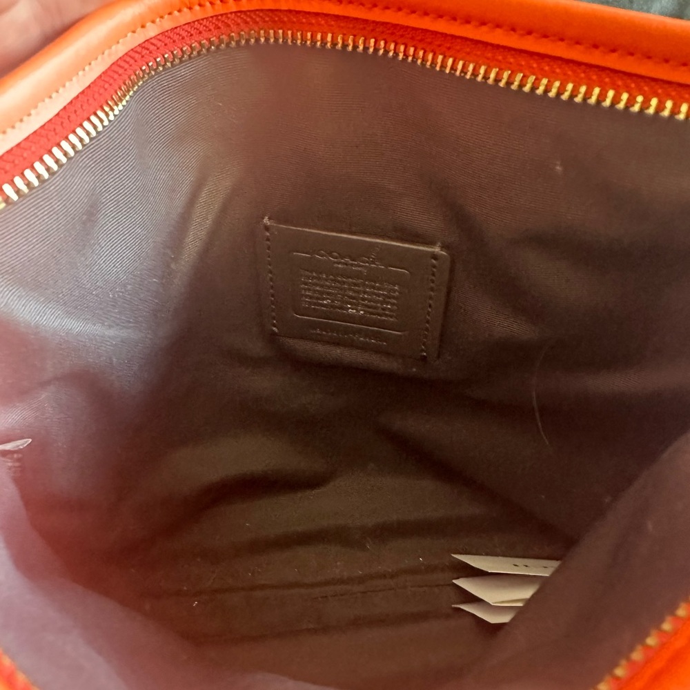 Coach Bag With Wallet And Key Chain - image 4